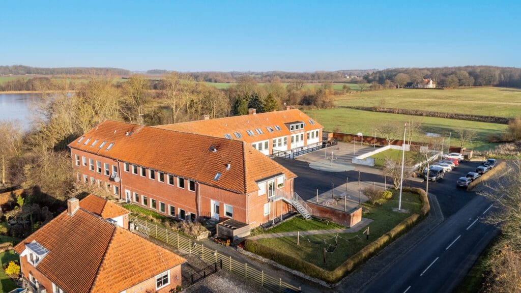 Hjemmet i Futuris set fra oven med drone.